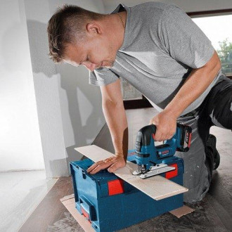 Лобзик акумуляторний Bosch GST 18 V-LI B (без акумулятора)