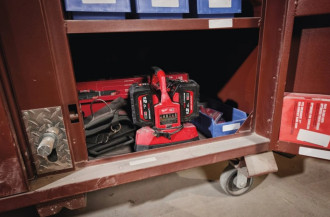 Зарядний пристрій PАCKOUT MILWAUKEE, M18 PC6 (для 6 ак. М18)