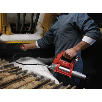 Шприць для змазки MILWAUKEE M12 GG-401B (Li-Ion 4Ач) 4933441675 (+ заряд. пристрій, 1 акум., в сумці для інструментів)