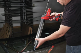 Пістолет для герметиків акумуляторний MILWAUKEE, C18 PCG/600A-201В, 600мл (+ заряд.пристрій, 1 акум., алюм. труба, в сумці для і