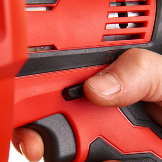 Акумуляторна прочисна машина MILWAUKEE M12 BDC8-202C (трос, внутрішній барабан,2 акумул. Х 2Аг, ємність для зберігання)