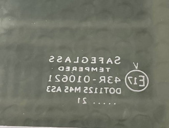 Скло заднє ліве
